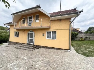 Villa - Rue Piatra Craiului, Oradea - foto 19