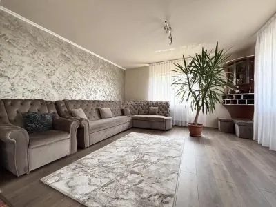 Villa - Rue Piatra Craiului, Oradea - foto 3