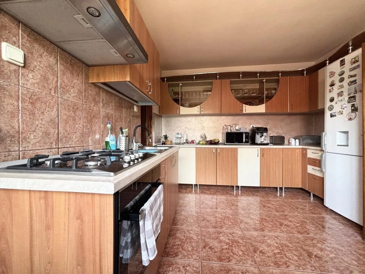 Villa - Rue Piatra Craiului, Oradea - foto 8