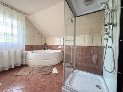 Villa - Rue Piatra Craiului, Oradea - foto 10