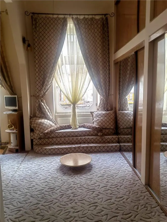 Appartement Rénové Ultra-Central | 116 m² utiles | 2 Places de Parking | Grenier Aménageable, Oradea - foto 4