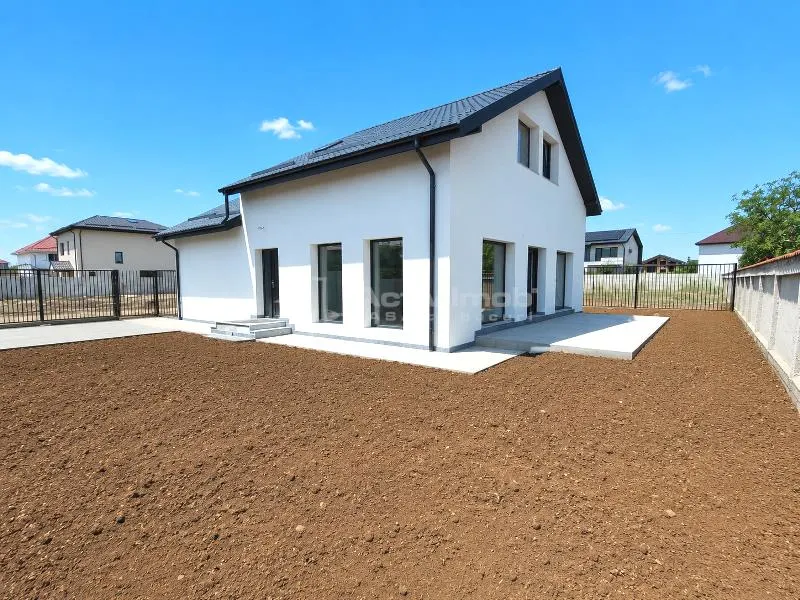 House / villa for sale 142 sqm in Bucuresti, Prelungirea Ghencea area - foto 1