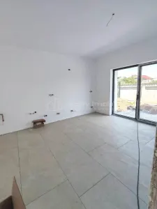 House / villa for sale 142 sqm in Bucuresti, Prelungirea Ghencea area - foto 2