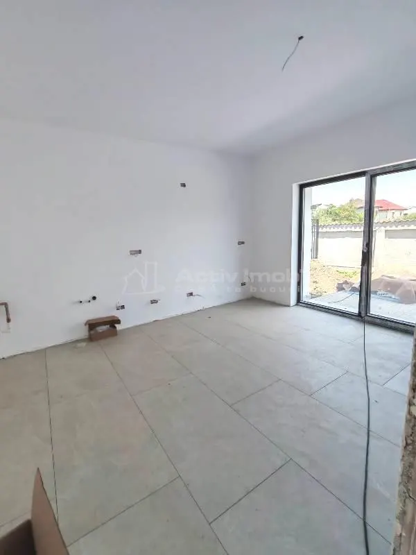 House / villa for sale 142 sqm in Bucuresti, Prelungirea Ghencea area - foto 2