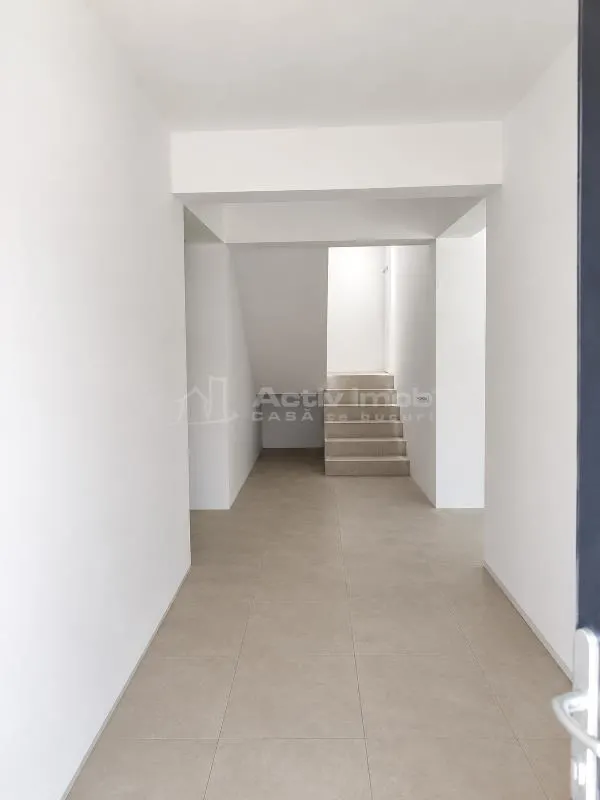 House / villa for sale 142 sqm in Bucuresti, Prelungirea Ghencea area - foto 3