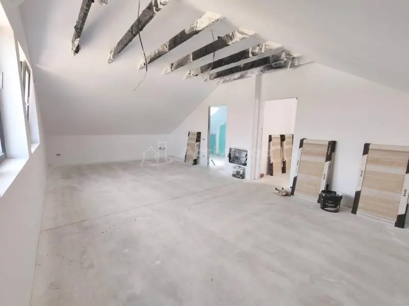House / villa for sale 142 sqm in Bucuresti, Prelungirea Ghencea area - foto 6