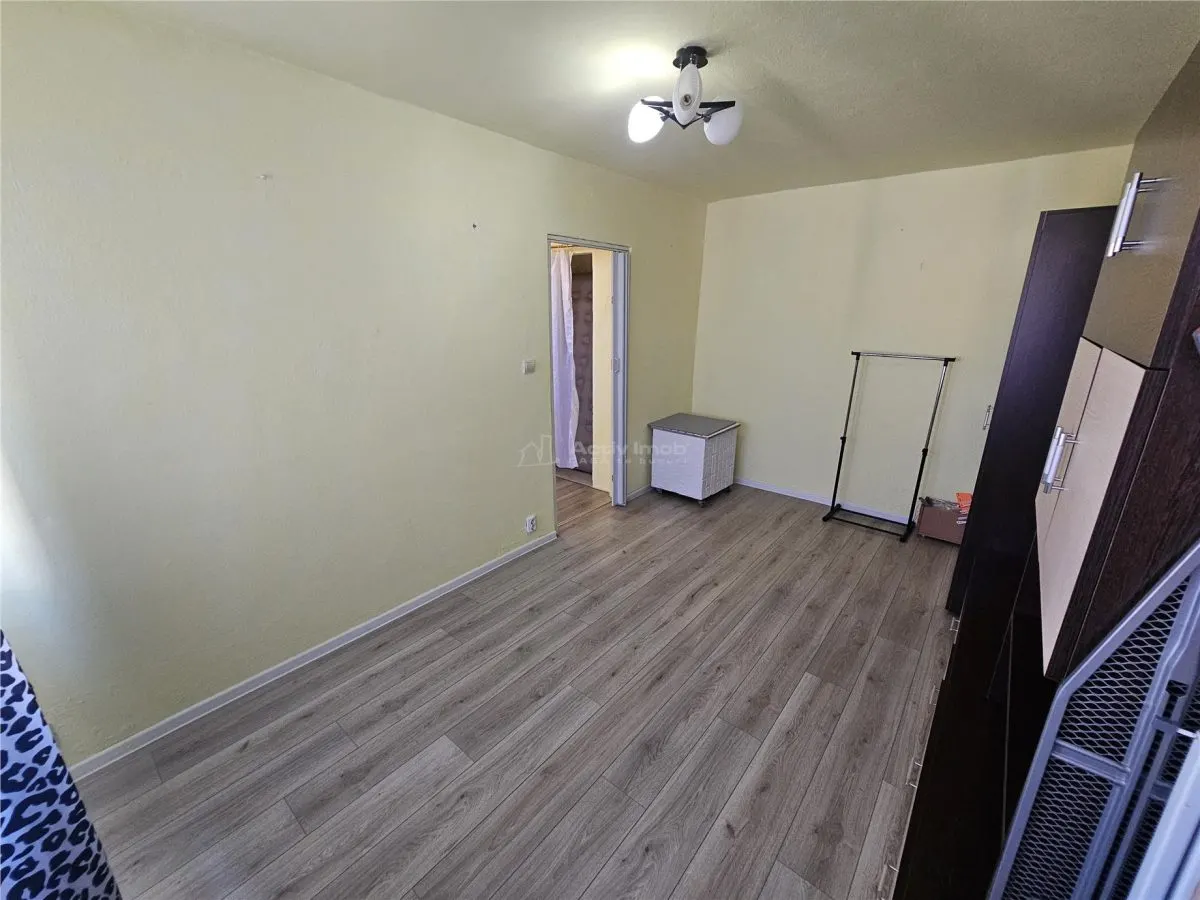 Apartment with 2 bedrooms for sale 56 sqm in Resita, Micro III area - foto 17