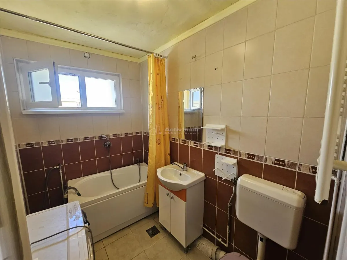 Apartment with 2 bedrooms for sale 56 sqm in Resita, Micro III area - foto 20