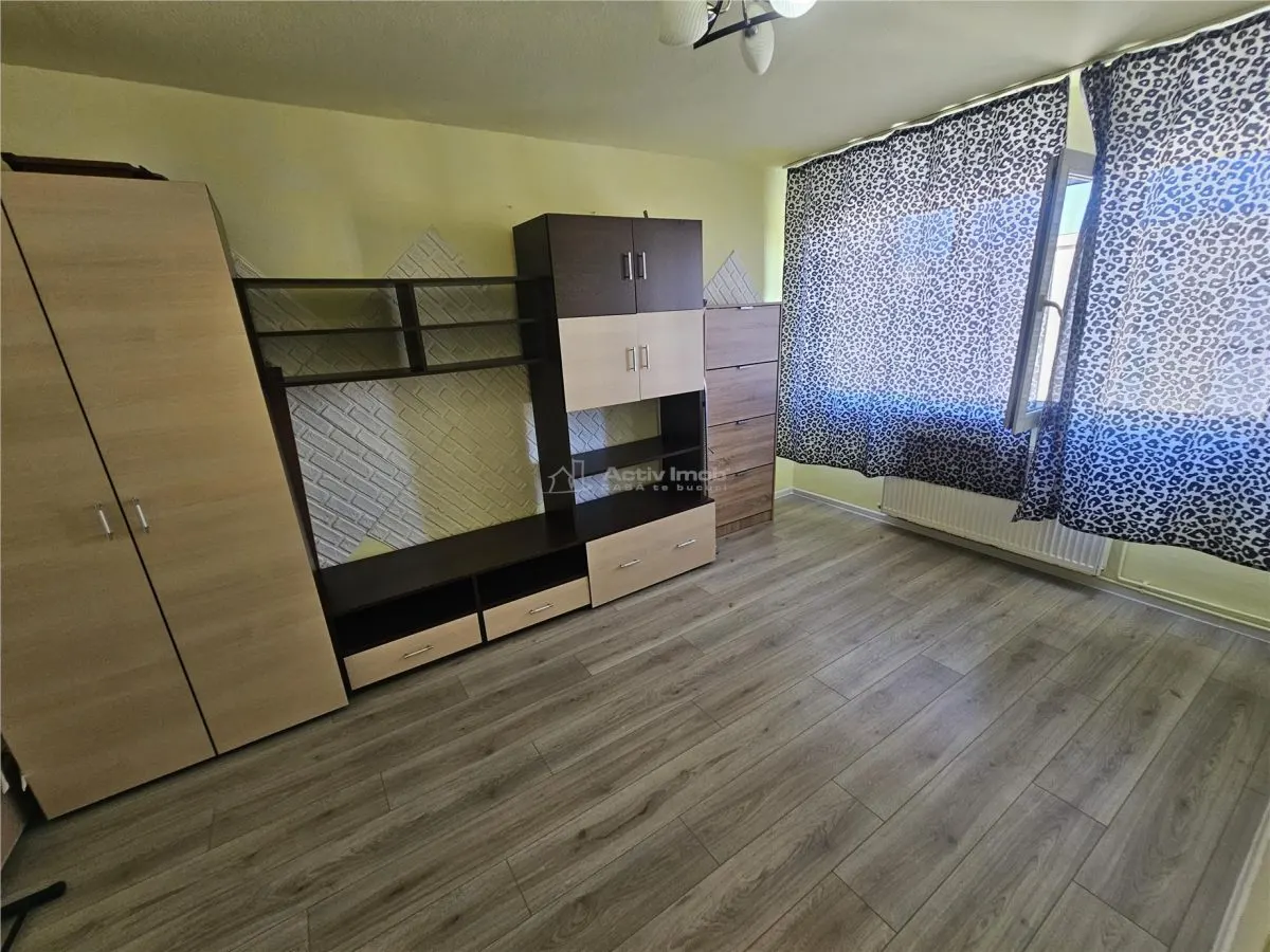Apartment with 2 bedrooms for sale 56 sqm in Resita, Micro III area - foto 3