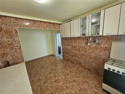Apartment with 2 bedrooms for sale 56 sqm in Resita, Micro III area - foto 25
