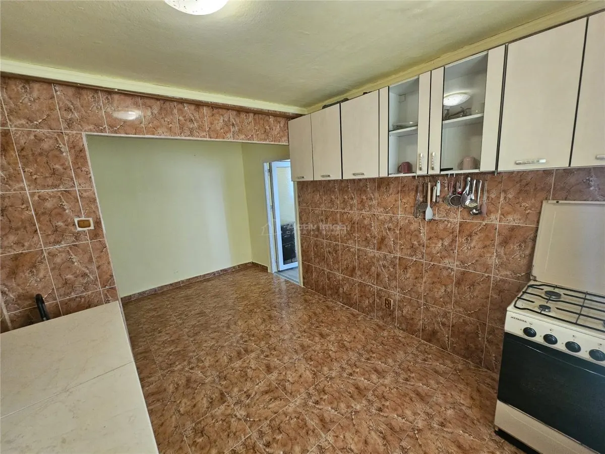 Apartment with 2 bedrooms for sale 56 sqm in Resita, Micro III area - foto 25