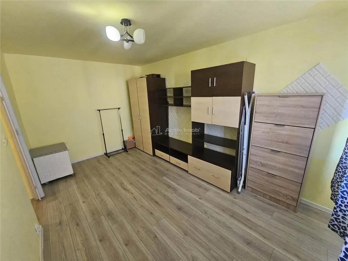 Apartment with 2 bedrooms for sale 56 sqm in Resita, Micro III area - foto 4