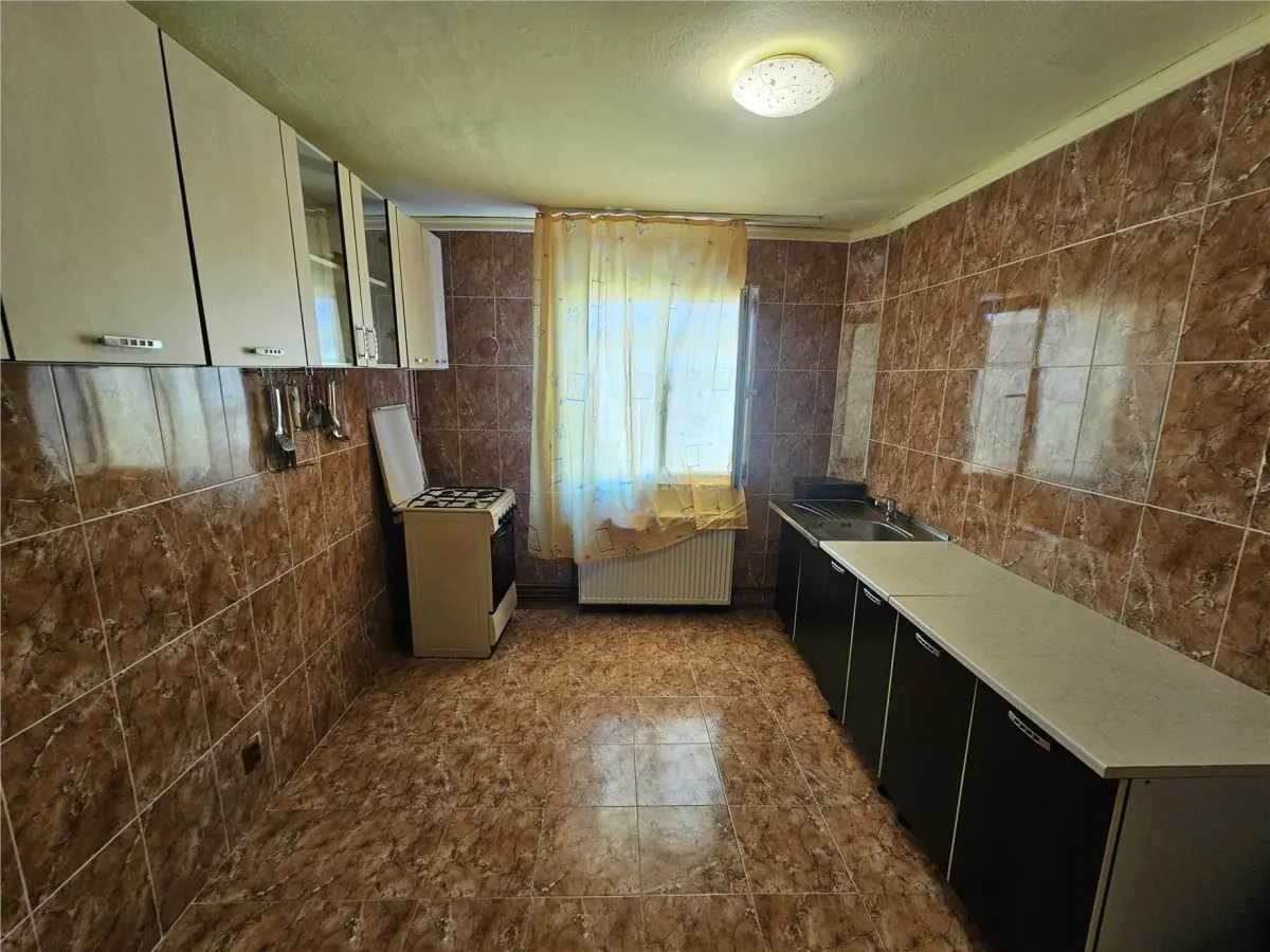 Apartment with 2 bedrooms for sale 56 sqm in Resita, Micro III area - foto 6