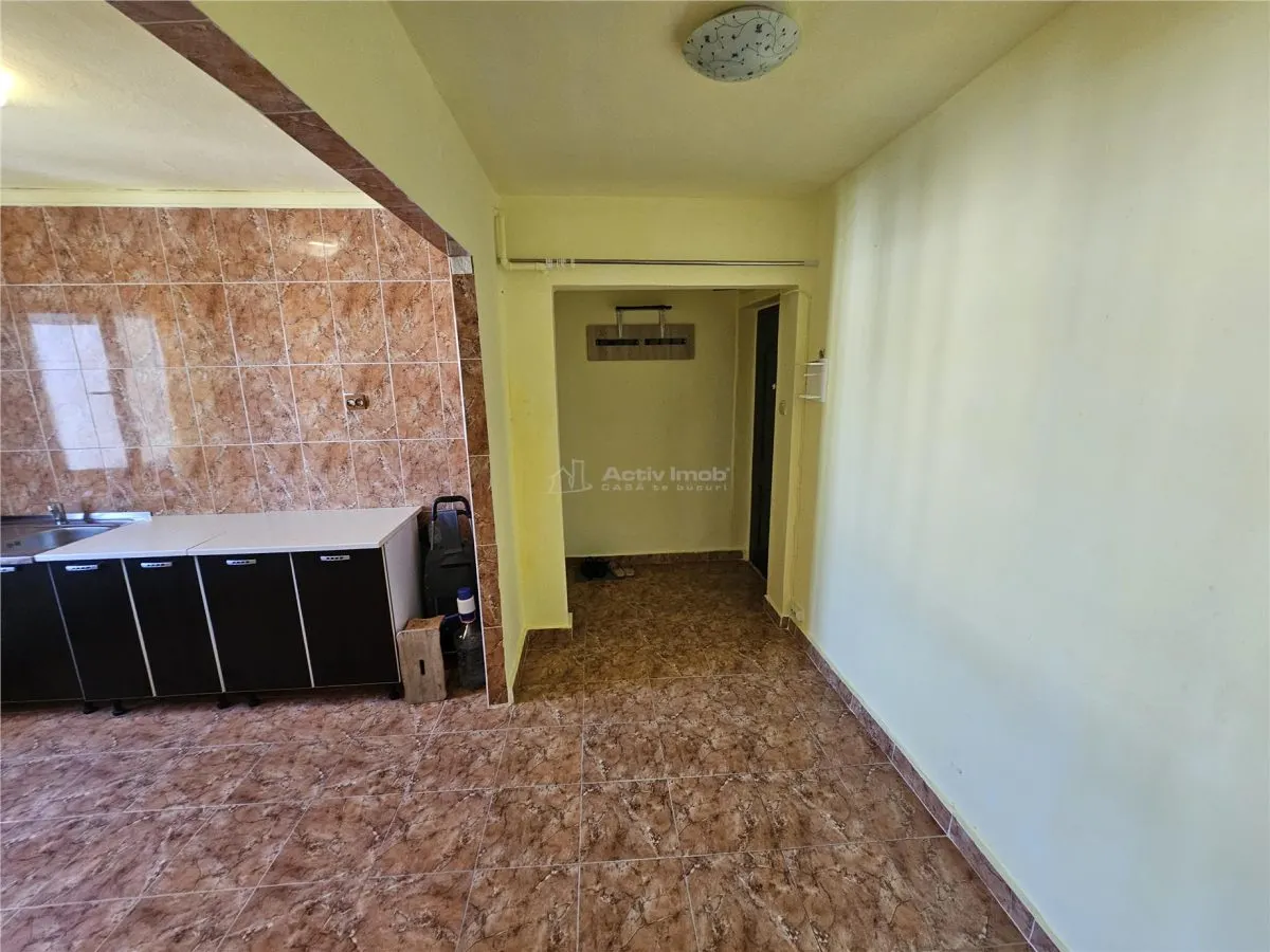 Apartment with 2 bedrooms for sale 56 sqm in Resita, Micro III area - foto 10