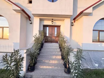 Impresionante Villa con Espacios Generosos en Cordau - foto 18