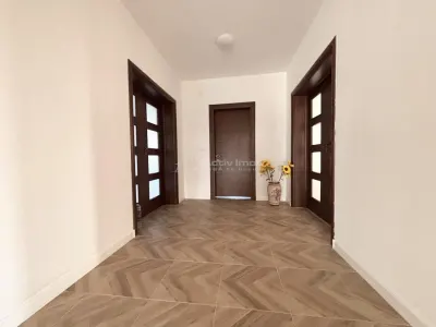 Impresionante Villa con Espacios Generosos en Cordau - foto 9