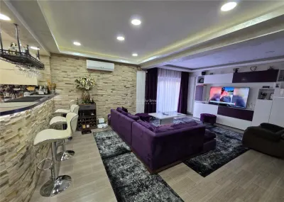 فيلا ثنائية حديثة بمجمع جرين سيتي – 4 غرف، 3 حمامات، 130 متر مربع - 1 Decembrie