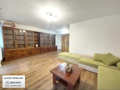 Apartamento de 3 Dormitorios, 78 m², Piso 2, Centro Urbano Bd. Unirii, Buzau - foto 2
