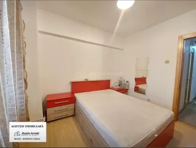 Apartamento de 3 Dormitorios, 78 m², Piso 2, Centro Urbano Bd. Unirii, Buzau - foto 6