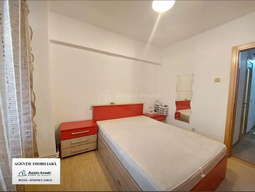 Apartamento de 3 Dormitorios, 78 m², Piso 2, Centro Urbano Bd. Unirii, Buzau - foto 6