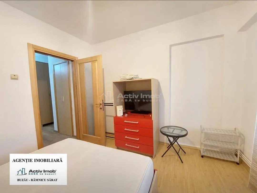 Apartamento de 3 Dormitorios, 78 m², Piso 2, Centro Urbano Bd. Unirii, Buzau - foto 7