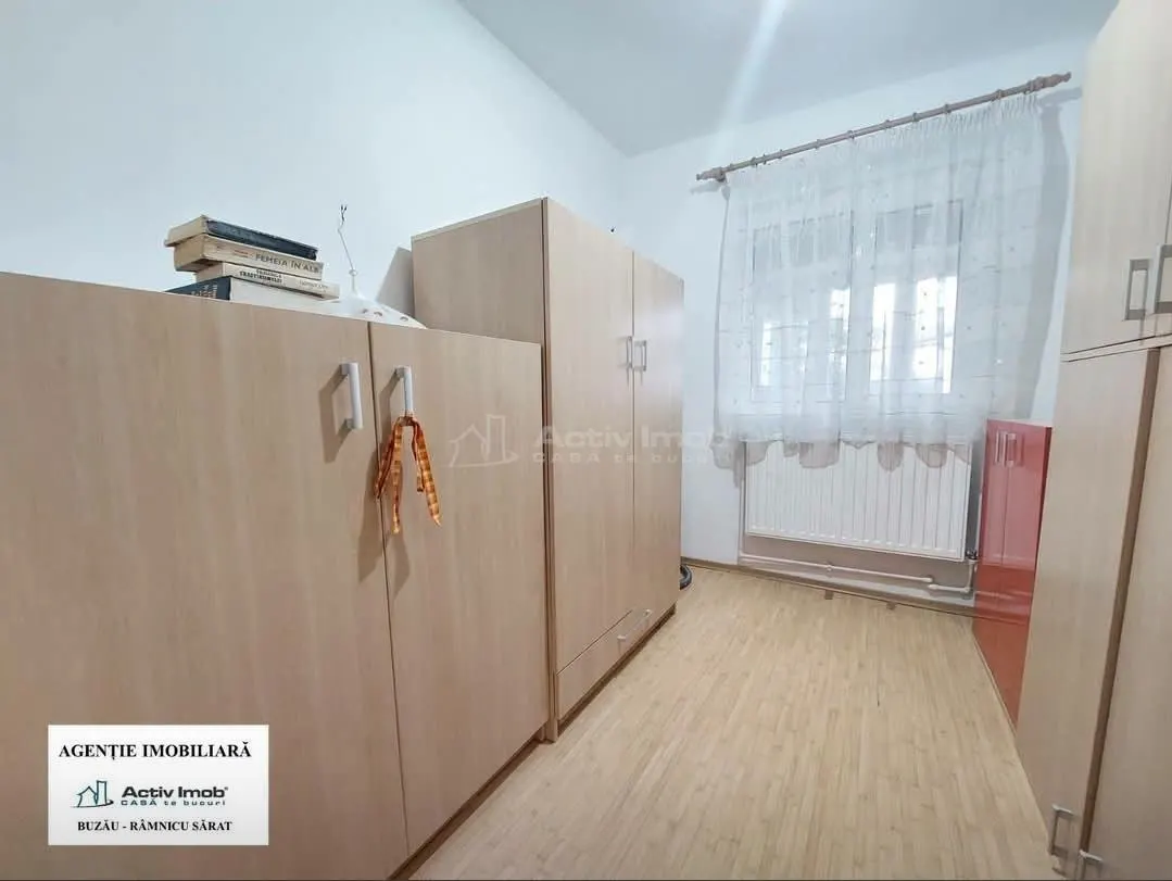 Apartamento de 3 Dormitorios, 78 m², Piso 2, Centro Urbano Bd. Unirii, Buzau - foto 8