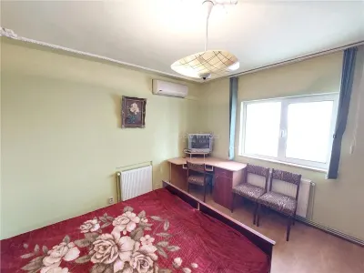 Apartamento 3 Dormitorios, Distribución Separada, 77 m², Micro 3, Buzău - foto 4