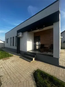 出售：高级4卧室房屋，一楼，潘泰利蒙 – 动物农场区 - Pantelimon