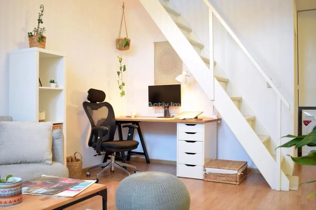 Appartement Moderne sur 2 Niveaux 53 m² – Entièrement Meublé, Nufărul - foto 3