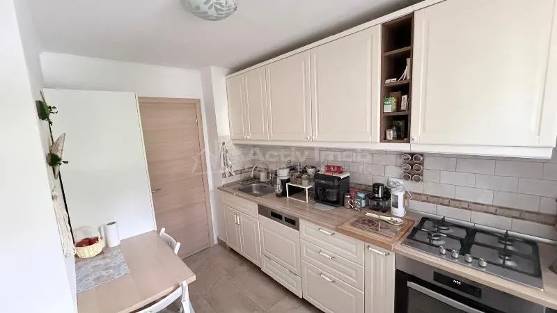 Apartment with 4 bedrooms for sale 81 sqm in Bucuresti, Drumul Taberei area - foto 17