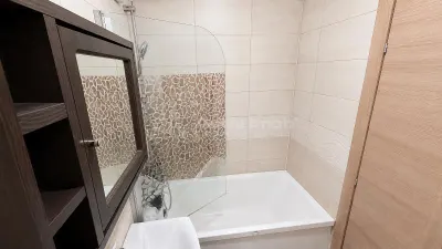 Apartment with 4 bedrooms for sale 81 sqm in Bucuresti, Drumul Taberei area - foto 9