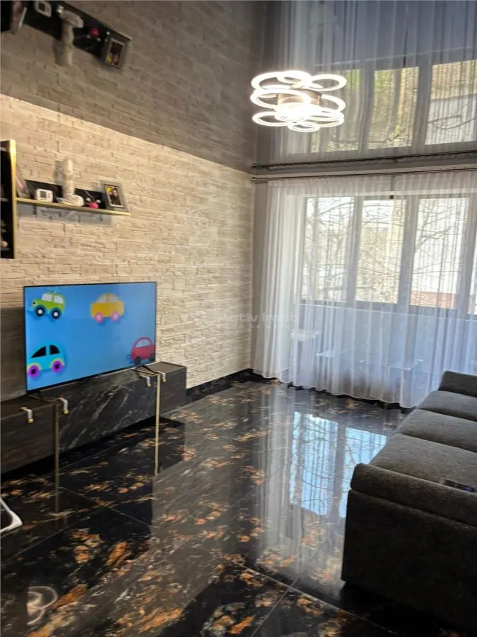 Apartamento 2 Dormitorios M17, Reformado con Calefacción por Suelo - foto 3