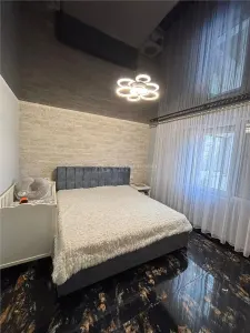 Apartamento 2 Dormitorios M17, Reformado con Calefacción por Suelo - foto 5