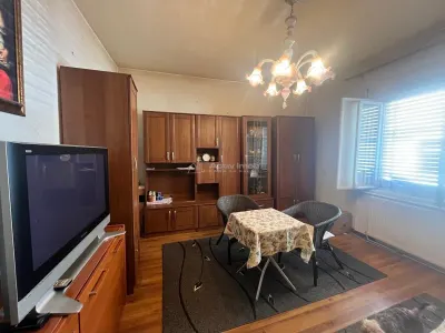 卢戈日，一楼独立屋，私人庭院，4房间，适合经营与住宅，市中心 - foto 5