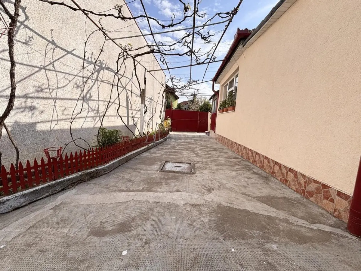 Casa pe un nivel, 500 mp teren, langa Palatul Baroc Oradea – zona foarte linistita - foto 2