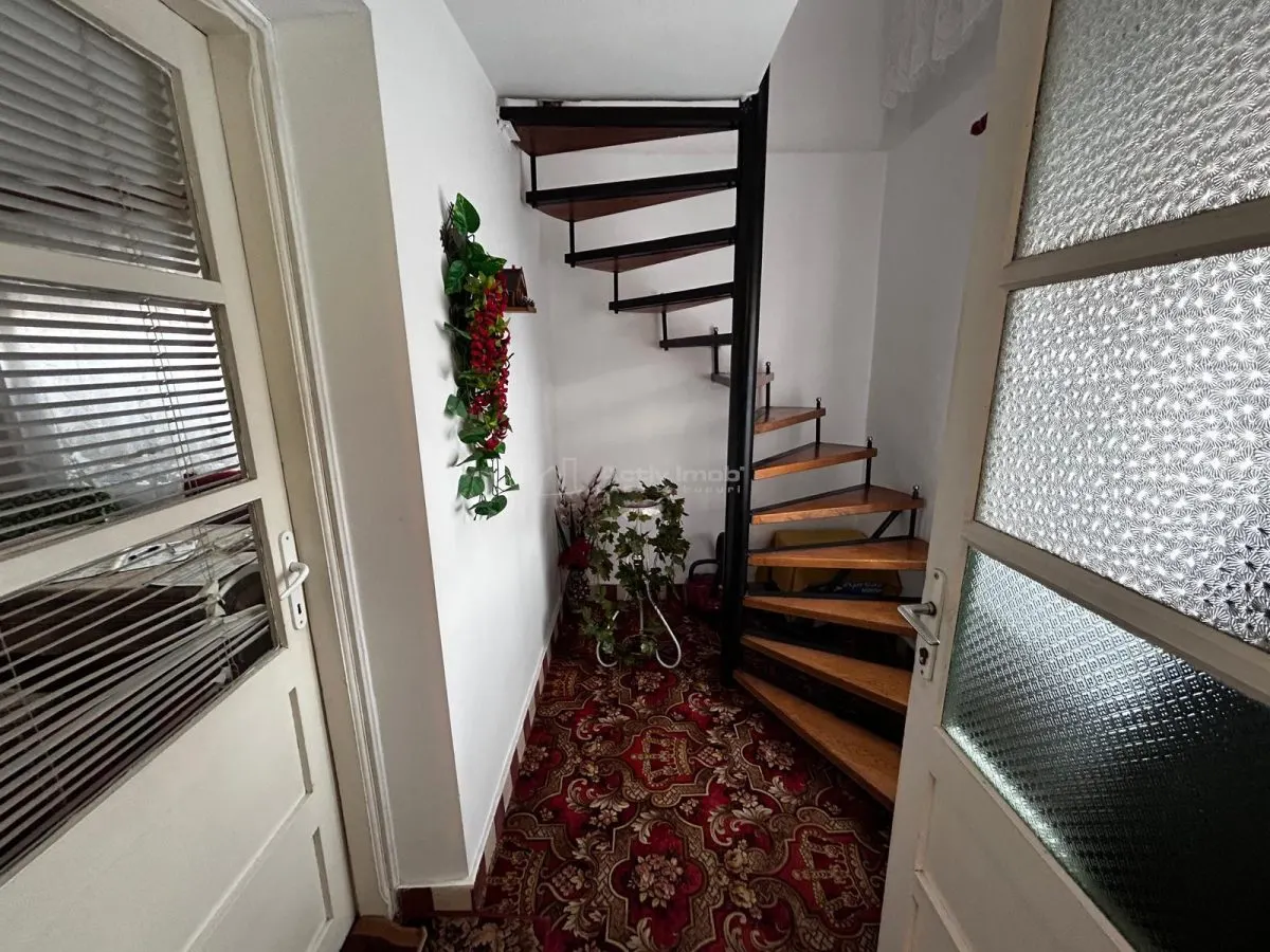 Bocsa Montana: Solid Three-Level House with Basement, Ground & First Floor - foto 13