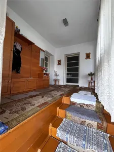Bocsa Montana: Solid Three-Level House with Basement, Ground & First Floor - foto 8