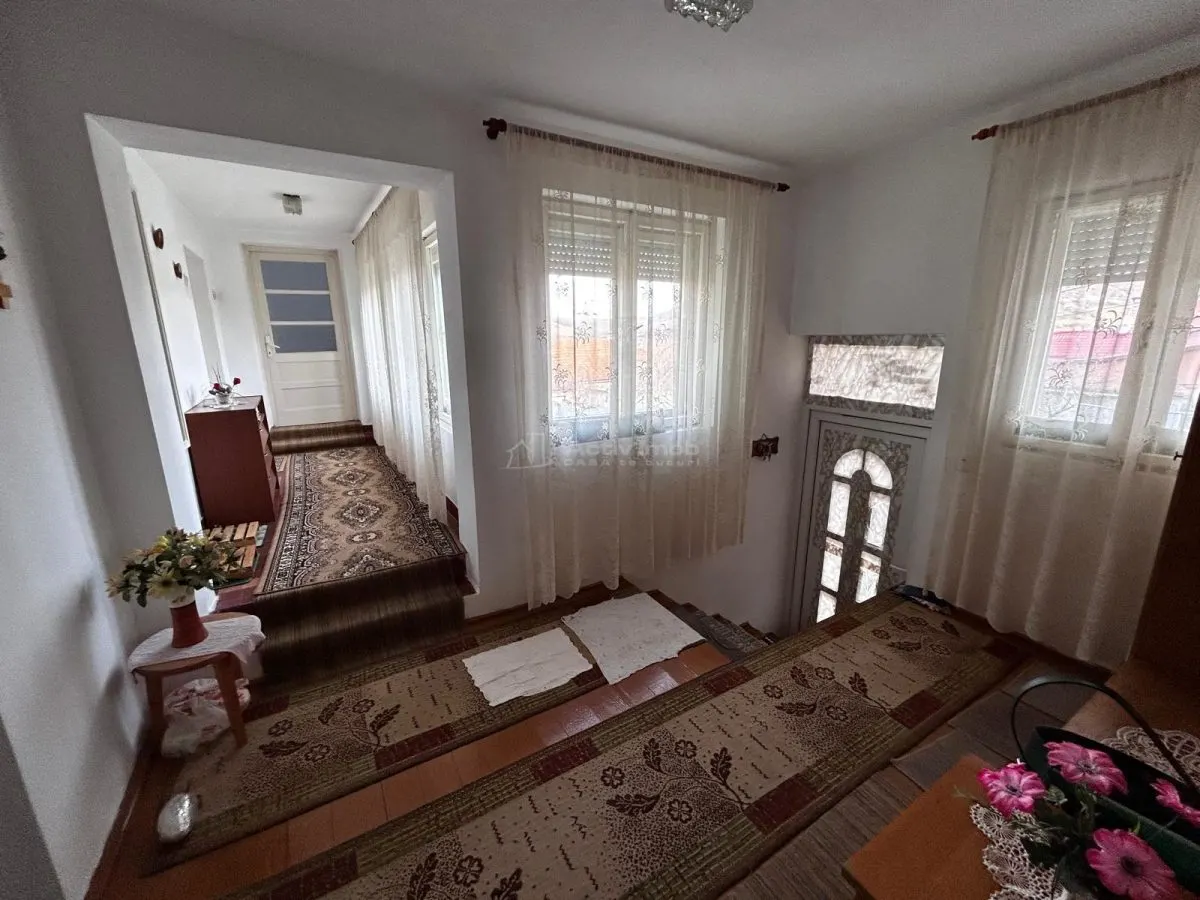 Bocsa Montana: Solid Three-Level House with Basement, Ground & First Floor - foto 10