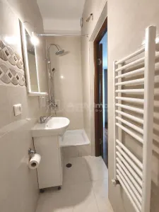 别墅出售 – Prelungirea Ghencea, Safirului – 185,000欧元 – 部分家具 - foto 6