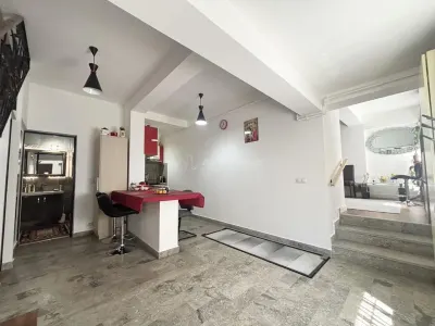 个性城市住宅 – 带阁楼和配套酒窖的房屋，奥拉迪亚市中心 - foto 9