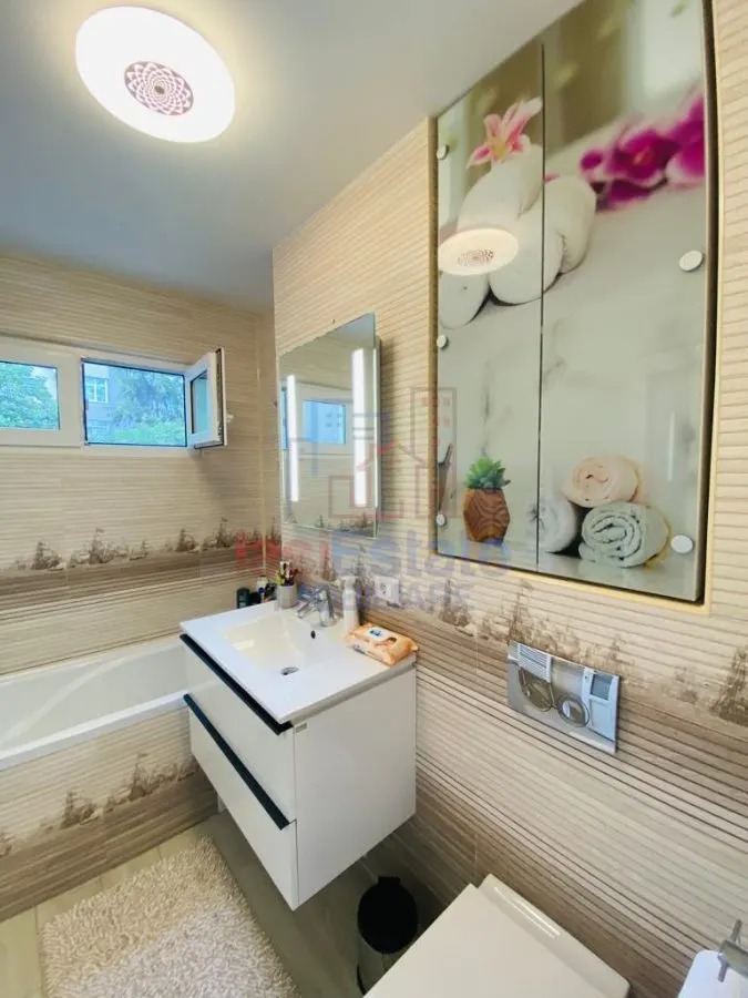 Apartamento de 3 Dormitorios Podu Ros - Aleea Rozelor - foto 15