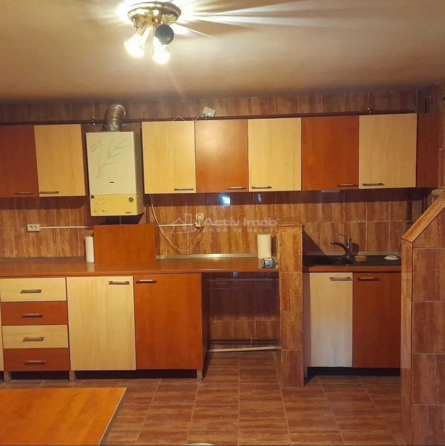 Casa de 3 Dormitorios en Venta en Codlea - foto 2