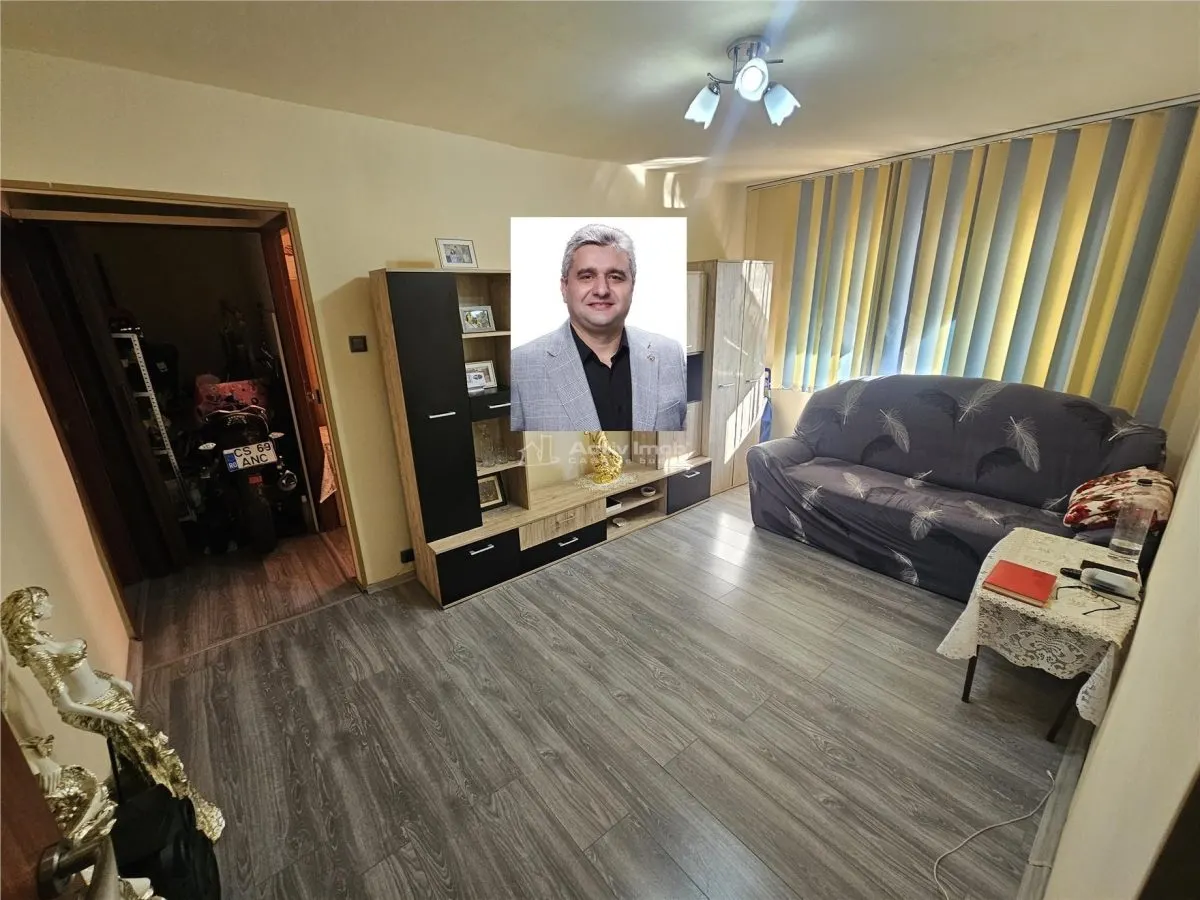 Resita, Apartamento de 3 Dormitorios, Planta Baja, Micro 3 - foto 1