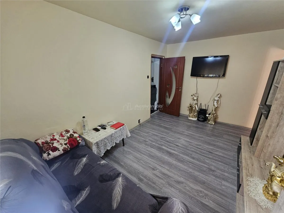 Resita, Apartamento de 3 Dormitorios, Planta Baja, Micro 3 - foto 2