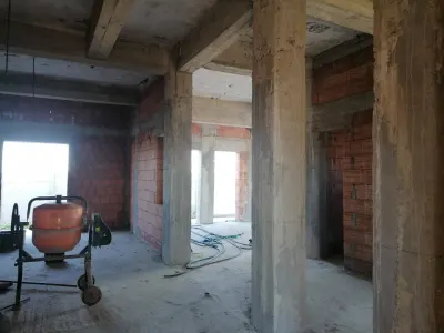Immeuble avec 4 Appartements et Espace Commercial à Sacalaz - foto 12