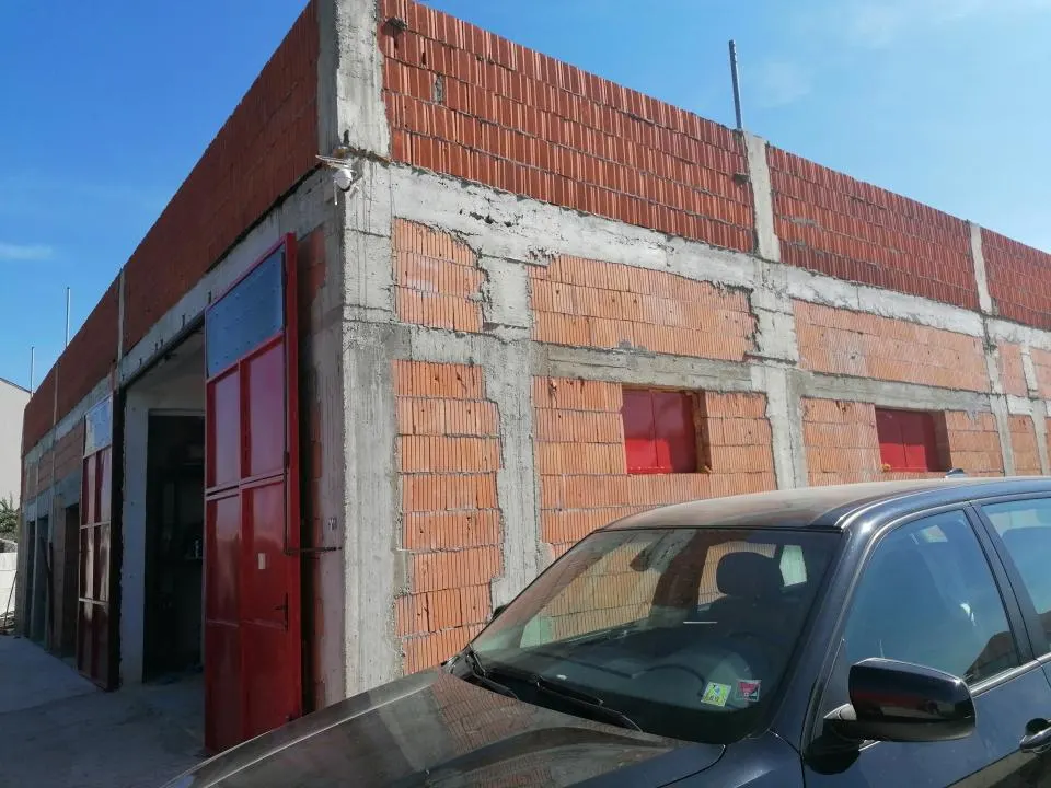Immeuble avec 4 Appartements et Espace Commercial à Sacalaz - foto 14