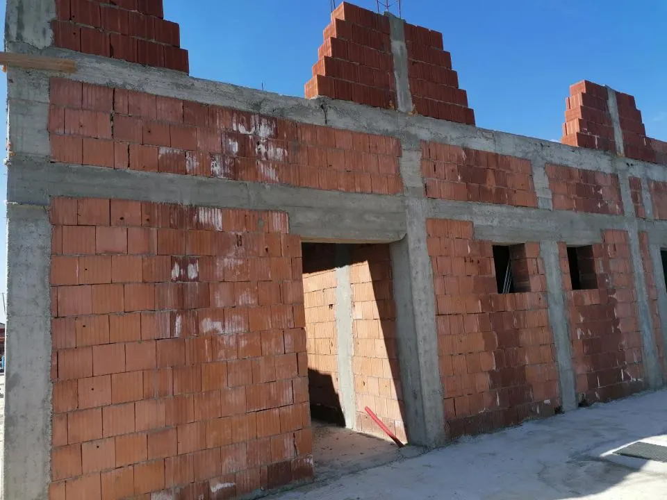 Immeuble avec 4 Appartements et Espace Commercial à Sacalaz - foto 9
