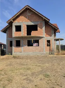 Maison Rez-de-chaussée et Premier Étage en Brut, Recaş - foto 5