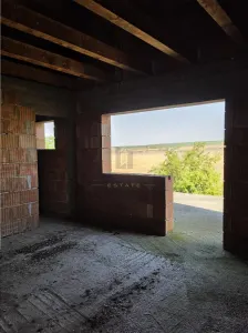Maison Rez-de-chaussée et Premier Étage en Brut, Recaş - foto 9