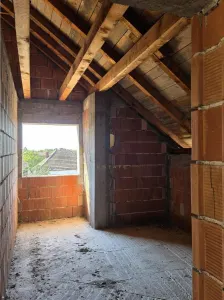 Maison Rez-de-chaussée et Premier Étage en Brut, Recaş - foto 10